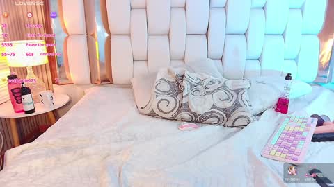 Valkiria moore  online show from 01/23/25, 12:35