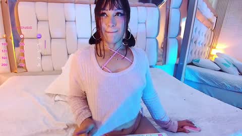 Valkiria moore  online show from 02/07/25, 07:27