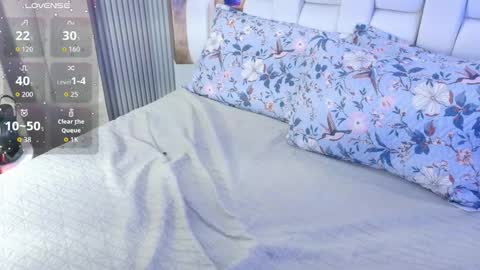 Valkiria moore  online show from 03/19/26, 08:57