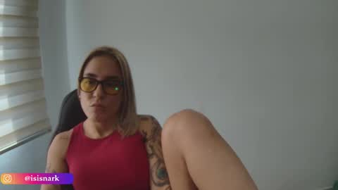 Snapshot of valkyriarose chatting on 11/26/25, 05:58 Isis online show from 11/26/25, 05:58