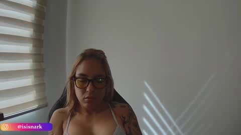 Snapshot of valkyriarose chatting on 12/02/25, 02:56 Isis online show from 12/02/25, 02:56