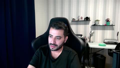 Roberto Carlos online show from 10/23/25, 12:21