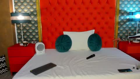 Snapshot of valleriejonnes chatting on 02/03/25, 12:47 Valerie Val V online show from 02/03/25, 12:47