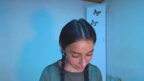 Snapshot of vallery_evanss chatting on 12/06/24, 01:29 Taty independent account online show from 12/06/24, 01:29