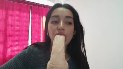 Snapshot of vallery_evanss chatting on 01/03/25, 05:10 Taty independent account online show from 01/03/25, 05:10