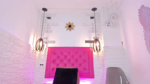 Snapshot of valloletsamar chatting on 01/24/25, 11:37 Vallolet Peach  online show from 01/24/25, 11:37