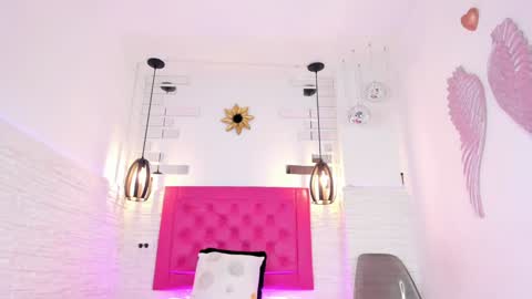 Snapshot of valloletsamar chatting on 02/02/25, 11:30 Vallolet Peach  online show from 02/02/25, 11:30