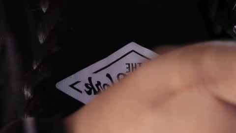 Vallolet Peach  online show from 03/28/26, 12:05