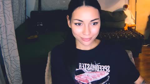 Snapshot of valorant_girl chatting on 12/04/24, 07:23 Little Devil online show from 12/04/24, 07:23