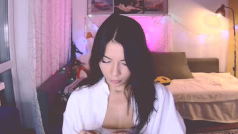 Snapshot of valorant_girl chatting on 12/24/24, 02:22 Little Devil online show from 12/24/24, 02:22