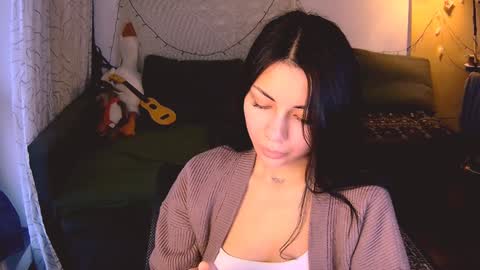 Snapshot of valorant_girl chatting on 12/28/24, 07:33 Little Devil online show from 12/28/24, 07:33