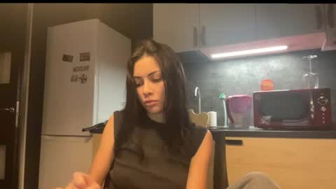 Snapshot of valorant_girl chatting on 01/04/25, 05:47 Little Devil online show from 01/04/25, 05:47