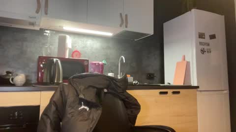 Snapshot of valorant_girl chatting on 01/06/25, 04:34 Little Devil online show from 01/06/25, 04:34