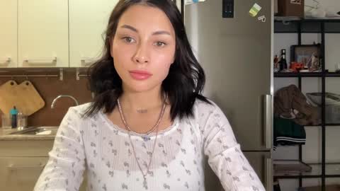 Snapshot of valorant_girl chatting on 01/16/25, 08:57 Little Devil online show from 01/16/25, 08:57