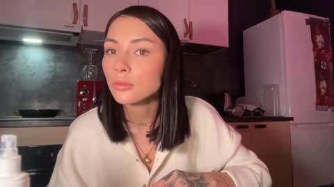 Snapshot of valorant_girl chatting on 01/30/25, 06:21 Little Devil online show from 01/30/25, 06:21