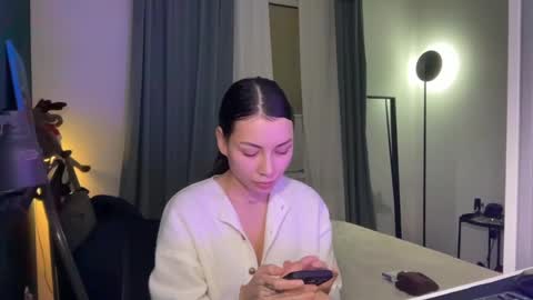 Snapshot of valorant_girl chatting on 02/06/25, 10:00 Little Devil online show from 02/06/25, 10:00