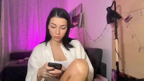 Snapshot of valorant_girl chatting on 02/08/25, 03:10 Little Devil online show from 02/08/25, 03:10