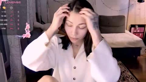 Snapshot of valorant_girl chatting on 02/09/25, 06:26 Little Devil online show from 02/09/25, 06:26