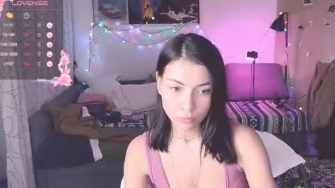 Snapshot of valorant_girl chatting on 02/12/25, 07:35 Little Devil online show from 02/12/25, 07:35