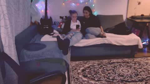 Snapshot of valorant_girl chatting on 02/26/25, 08:22 Little Devil online show from 02/26/25, 08:22