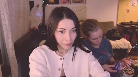 Snapshot of valorant_girl chatting on 02/26/25, 11:26 Little Devil online show from 02/26/25, 11:26