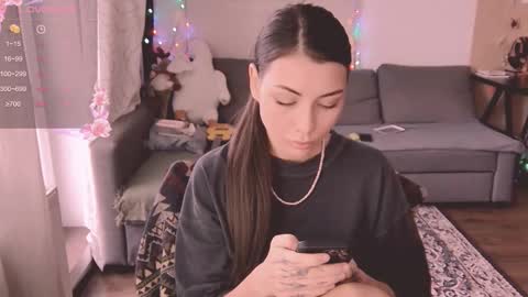 Snapshot of valorant_girl chatting on 03/03/25, 01:09 Little Devil online show from 03/03/25, 01:09