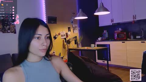 Snapshot of valorant_girl chatting on 09/14/25, 04:06 Little Devil online show from 09/14/25, 04:06