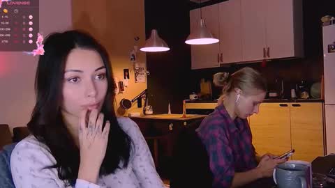 Snapshot of valorant_girl chatting on 10/06/25, 04:15 Little Devil online show from 10/06/25, 04:15