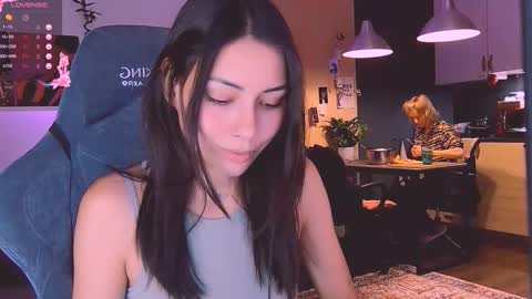 Snapshot of valorant_girl chatting on 10/18/25, 05:35 Little Devil online show from 10/18/25, 05:35