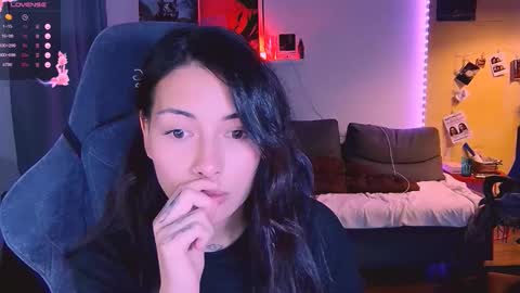 Snapshot of valorant_girl chatting on 10/20/25, 05:02 Little Devil online show from 10/20/25, 05:02