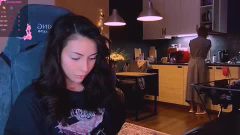 Snapshot of valorant_girl chatting on 11/03/25, 05:03 Little Devil online show from 11/03/25, 05:03