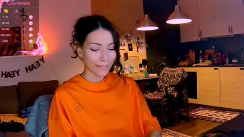 Snapshot of valorant_girl chatting on 11/14/25, 04:06 Little Devil online show from 11/14/25, 04:06