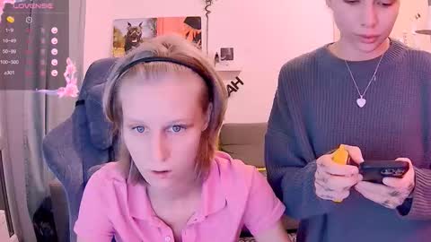 Snapshot of valorant_girl chatting on 11/27/25, 05:26 Little Devil online show from 11/27/25, 05:26