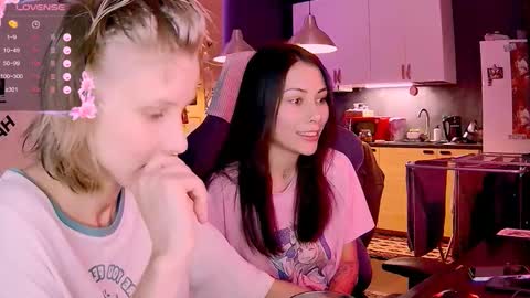 Snapshot of valorant_girl chatting on 11/30/25, 02:54 Little Devil online show from 11/30/25, 02:54