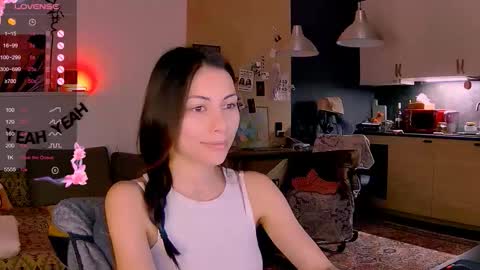 Snapshot of valorant_girl chatting on 12/13/25, 08:36 Little Devil online show from 12/13/25, 08:36