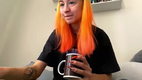 Snapshot of valtopi chatting on 02/20/26, 06:26 Emily online show from 02/20/26, 06:26