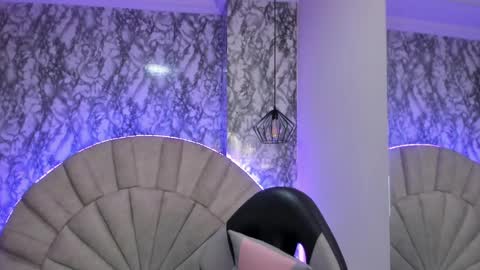 Snapshot of valuh_blake chatting on 02/19/25, 06:21 Valuh  online show from 02/19/25, 06:21