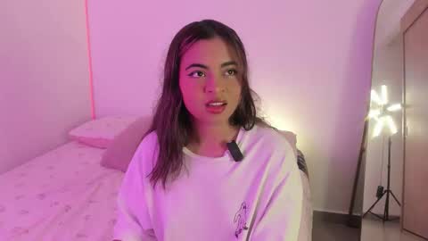 Snapshot of valy_shyness chatting on 10/12/25, 12:31 valy_shyness online show from 10/12/25, 12:31