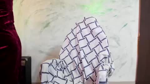 valentina online show from 12/20/24, 11:00