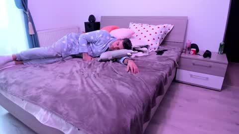 Snapshot of valyvalisimo chatting on 02/28/26, 06:25 valyvalisimo online show from 02/28/26, 06:25