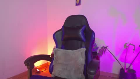 Snapshot of vamp_noah chatting on 04/29/26, 12:37 Vamp Noah and Dan online show from 04/29/26, 12:37