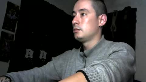 Snapshot of vampireathome chatting on 11/14/25, 01:04 vampireathome online show from 11/14/25, 01:04