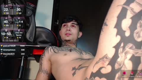 Snapshot of vampiredavyd chatting on 12/27/24, 06:14 david guzman i model independenthelp me with a thumbs up online show from 12/27/24, 06:14