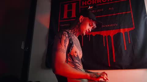 Snapshot of vampiredavyd chatting on 02/12/25, 08:38 david guzman i model independenthelp me with a thumbs up online show from 02/12/25, 08:38