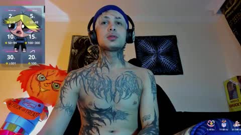 Snapshot of vampiredavyd chatting on 10/07/25, 03:14 david guzman i model independenthelp me with a thumbs up online show from 10/07/25, 03:14