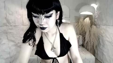 vampkitty_r online show from 02/09/26, 01:04