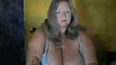 vampwoman online show from 05/05/26, 07:16