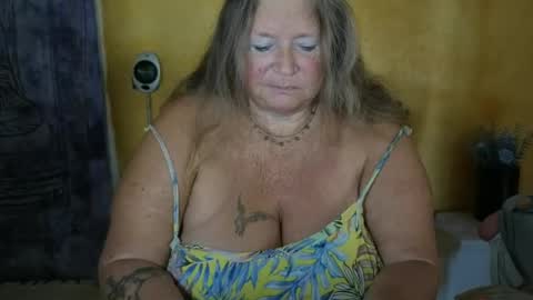 Snapshot of vampwoman chatting on 06/25/26, 07:57 vampwoman online show from 06/25/26, 07:57