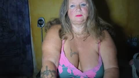 Snapshot of vampwoman chatting on 06/30/26, 04:57 vampwoman online show from 06/30/26, 04:57