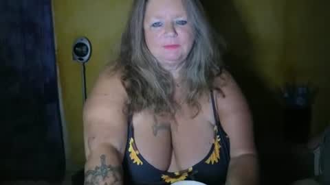 Snapshot of vampwoman chatting on 07/13/26, 04:26 vampwoman online show from 07/13/26, 04:26